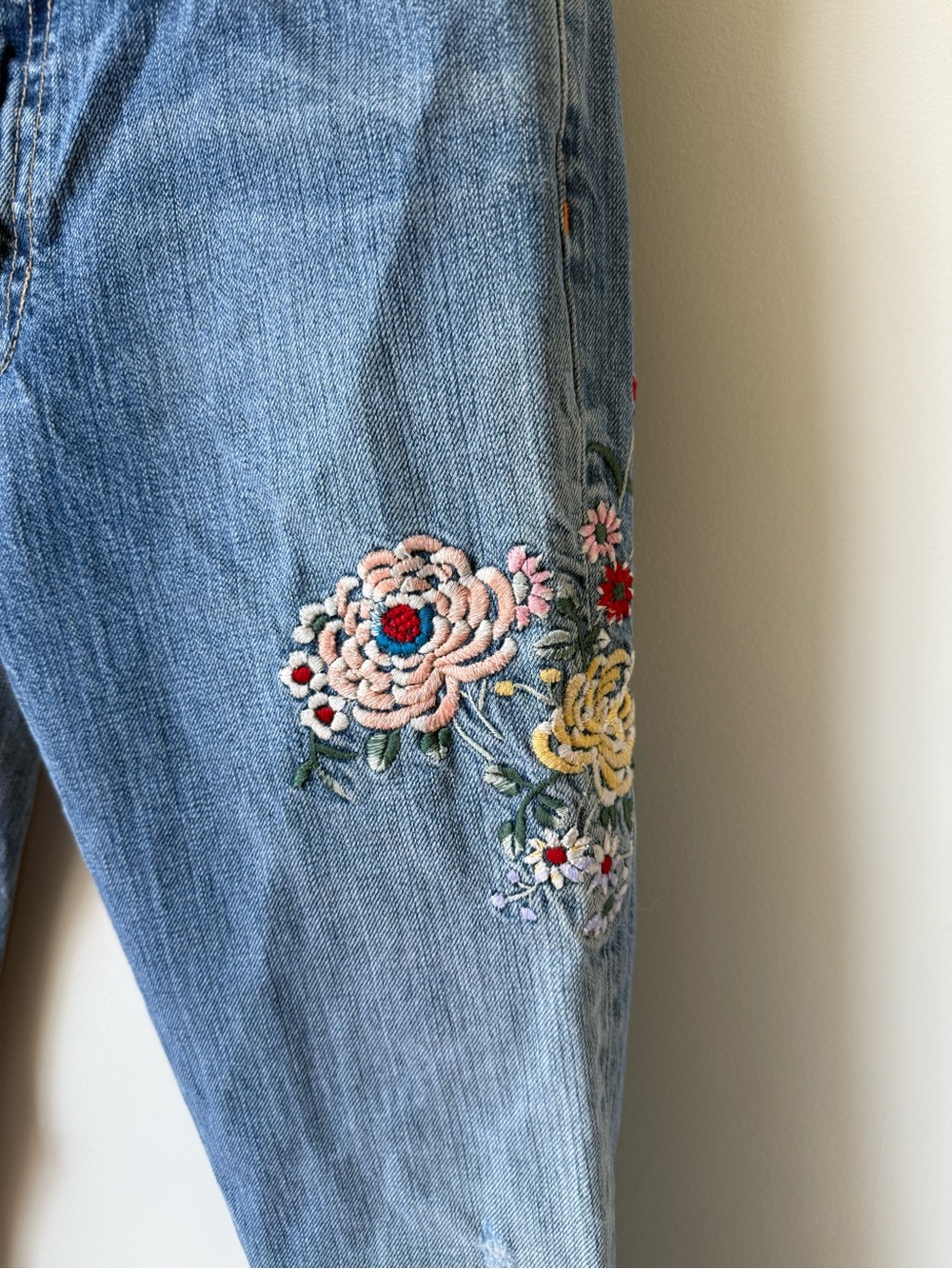 J CREW Hipslung Embroidered Denim Jeans VTG Cottagecore Floral Bird Whimsy 27 - Picture 4 of 10
